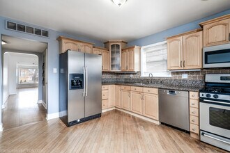 2042 73rd Ave in Elmwood Park, IL - Building Photo - Building Photo
