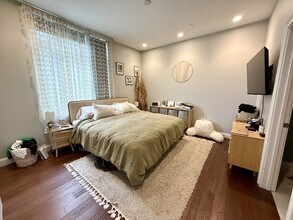 170 W Broadway in Boston, MA - Building Photo - Building Photo