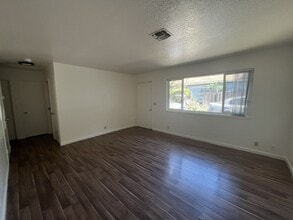 2856 Del Paso Blvd in Sacramento, CA - Building Photo - Building Photo