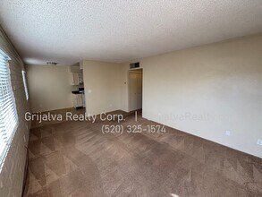 2836 N Sparkman Blvd-Unit -B in Tucson, AZ - Building Photo - Building Photo