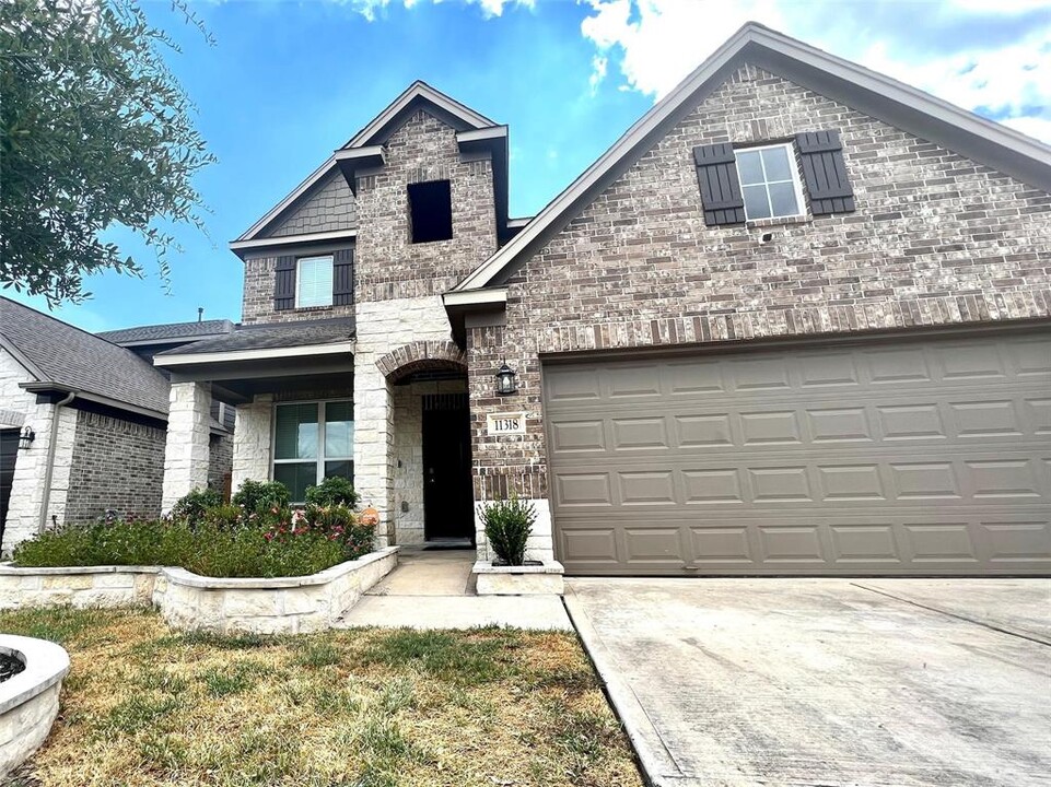 11318 Huntcrest Ln in Humble, TX - Building Photo