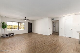 9339 W Spanish Moss Ln in Sun City, AZ - Building Photo - Building Photo