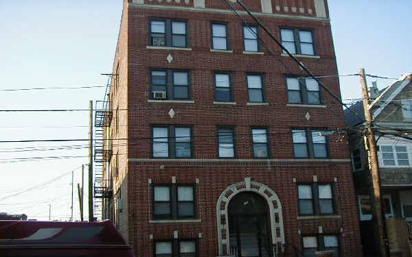 120 W 28th St in Bayonne, NJ - Building Photo - Building Photo