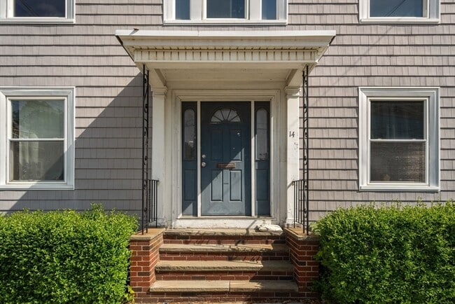 14 Forest Ave, Unit 2 in Salem, MA - Building Photo - Building Photo