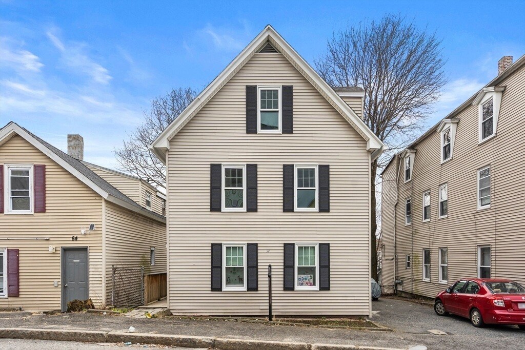 52 Elliot St, Unit 2 in Worcester, MA - Building Photo