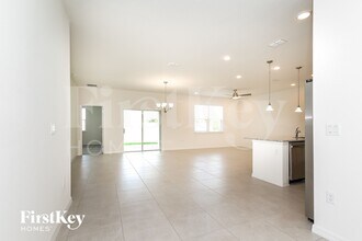 1228 Spokane Pt in Kissimmee, FL - Foto de edificio - Building Photo