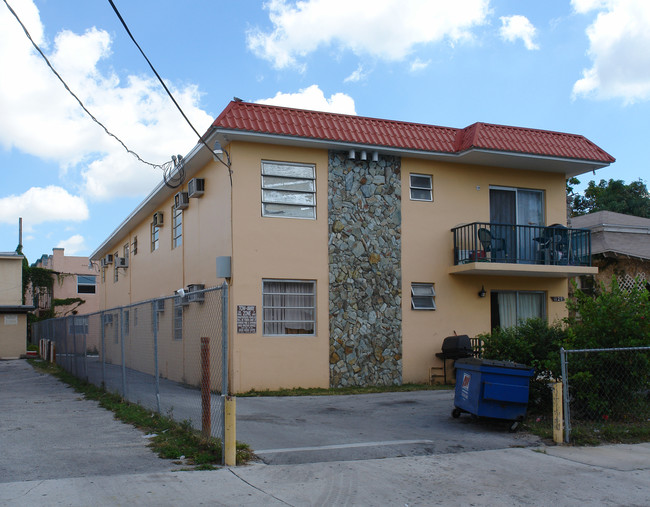 1129 NW 5th St in Miami, FL - Building Photo - Building Photo