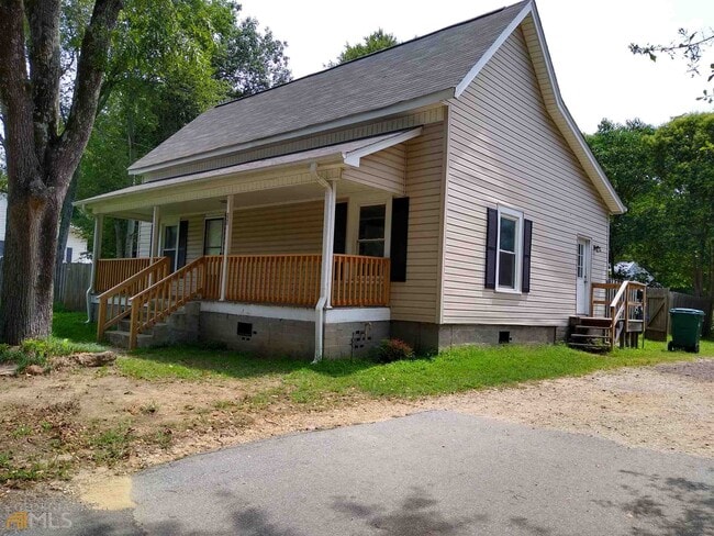 property at 225 S Webb St