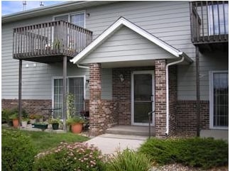 Teakwood Apartments in Brandon, SD - Building Photo