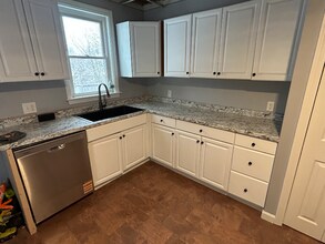 351 Broadway in Bangor, ME - Foto de edificio - Building Photo