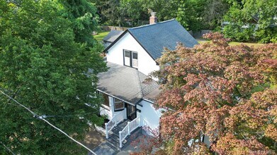520 Farrington Rd in Oceanside, NY - Foto de edificio - Building Photo