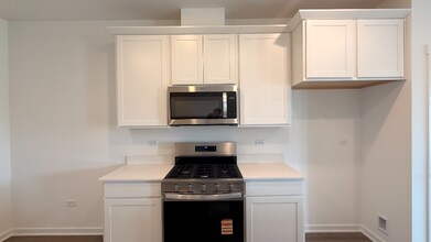 2242 Barbera Dr in Oswego, IL - Foto de edificio - Building Photo