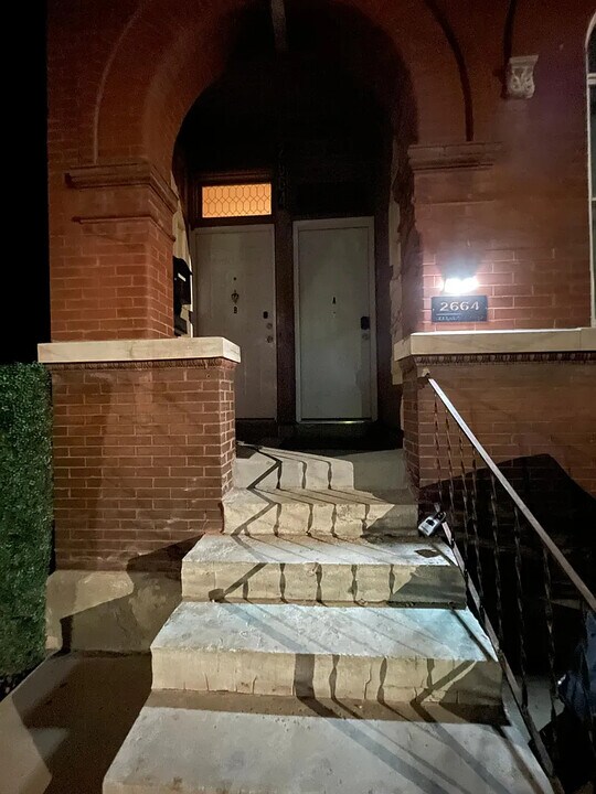 2664 Nebraska Ave, Unit 2F in St. Louis, MO - Building Photo