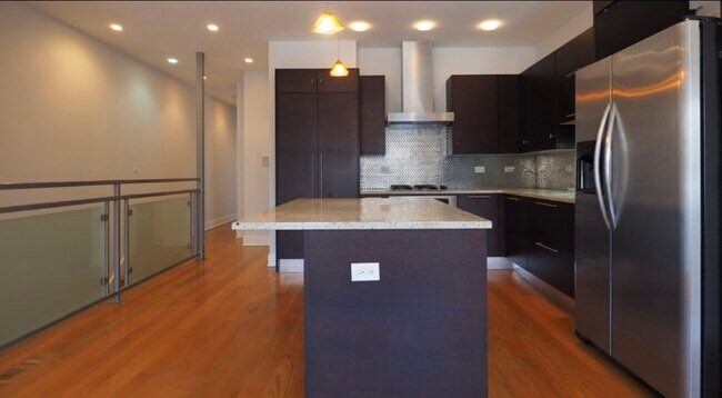 1261 N Honore St in Chicago, IL - Building Photo - Building Photo