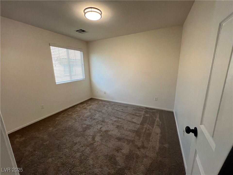7953 Violet Sky St in Las Vegas, NV - Building Photo