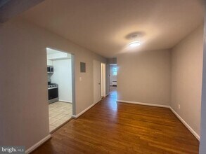 500 S Courthouse Rd in Arlington, VA - Building Photo - Building Photo