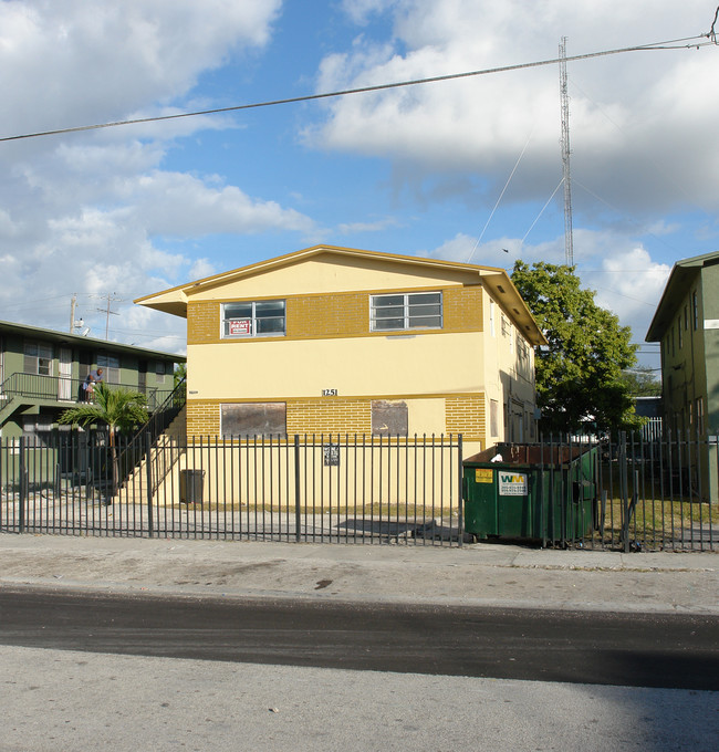 1251 NW 61st St in Miami, FL - Building Photo - Building Photo