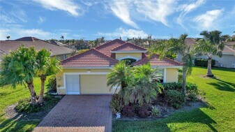 6289 Falcon Lair Dr in North Port, FL - Building Photo