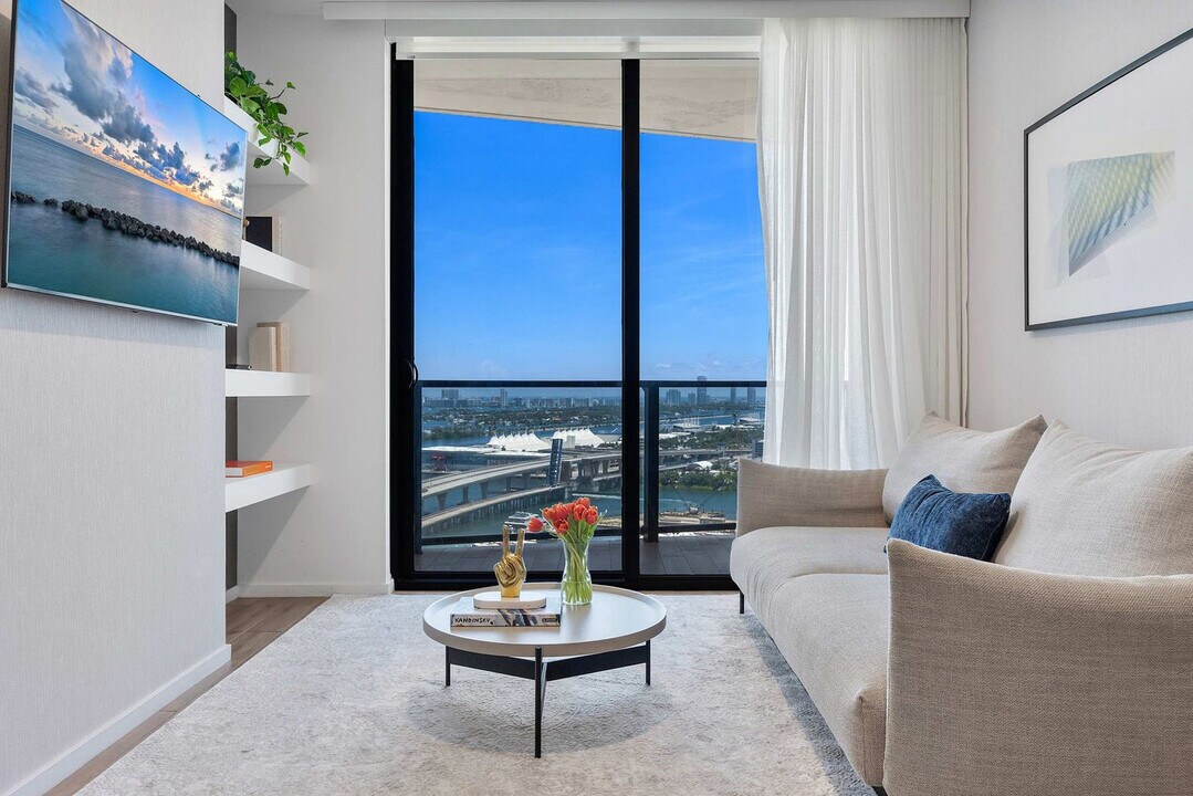 398 NE 5th St in Miami, FL - Foto de edificio