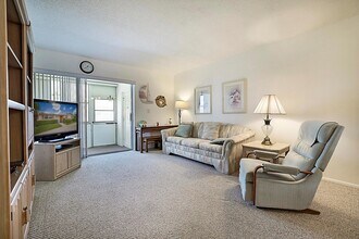 2703 Dudley Dr W in West Palm Beach, FL - Building Photo - Building Photo