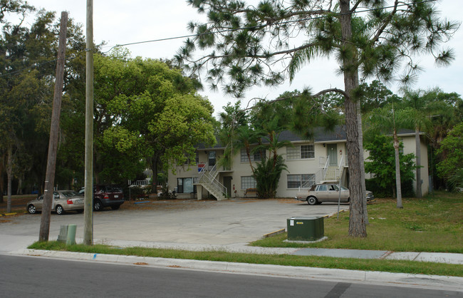 155 2nd Ave S in Safety Harbor, FL - Foto de edificio - Building Photo