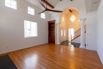 316 Surfrider Way in Oceanside, CA - Building Photo - Building Photo