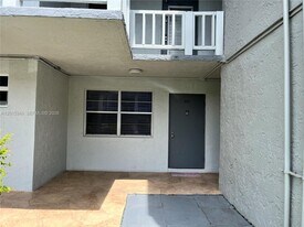 6550 Royal Palm Blvd in Margate, FL - Building Photo