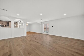 5039 Shadowridge Dr in Houston, TX - Foto de edificio - Building Photo