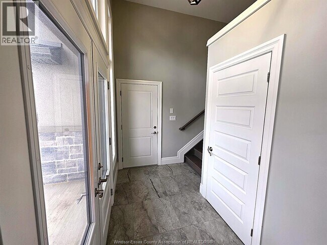 107 Reed St in Essex, ON - Building Photo - Building Photo