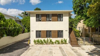 1035 SW 4th St in Miami, FL - Building Photo