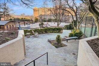 5500 Holmes Run Pkwy in Alexandria, VA - Building Photo - Building Photo