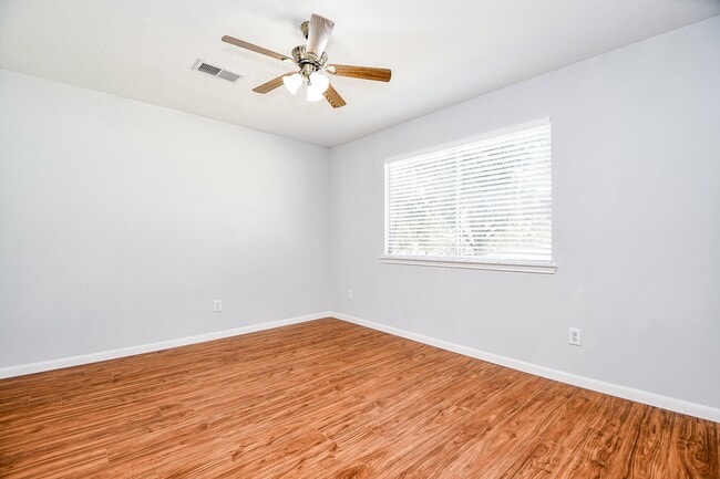 property at 3019 Red Oak Leaf Trail