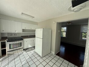 1 Birchwood Ave in Port Washington, NY - Building Photo - Building Photo