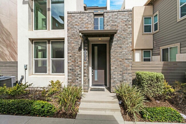 2055 Element Way in Chula Vista, CA - Building Photo - Building Photo