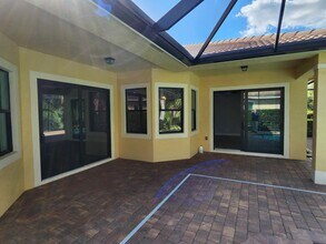 2095 NW Diamond Creek Way in Jensen Beach, FL - Building Photo - Building Photo