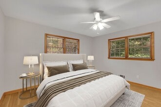 5055 Cascade Rd in Atlanta, GA - Building Photo - Building Photo
