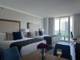 2889 McFarlane Rd in Miami, FL - Building Photo