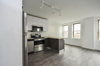 940 W Winona St, Unit 206 in Chicago, IL - Building Photo - Building Photo