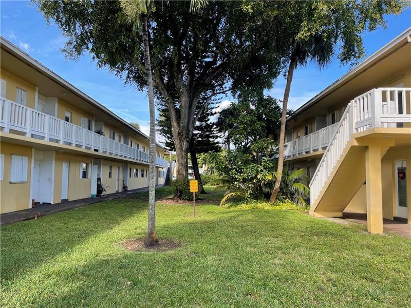 550 SE 2nd Ave in Deerfield Beach, FL - Building Photo