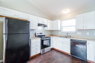 1530 Singh St in Burlington, KY - Foto de edificio - Building Photo