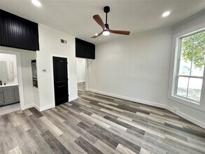 2001 29th St in Galveston, TX - Building Photo - Building Photo