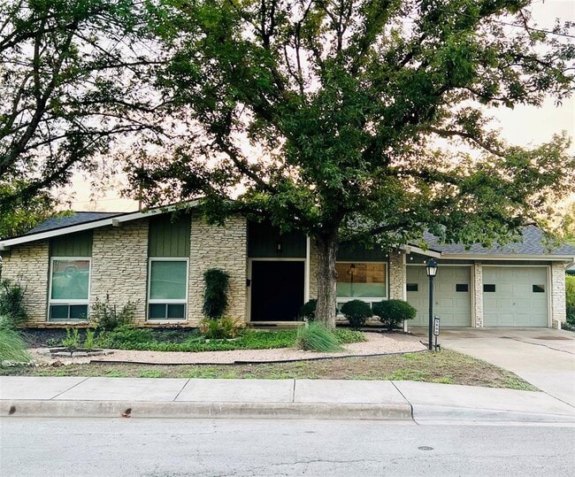 property at 5800 N Hampton Dr