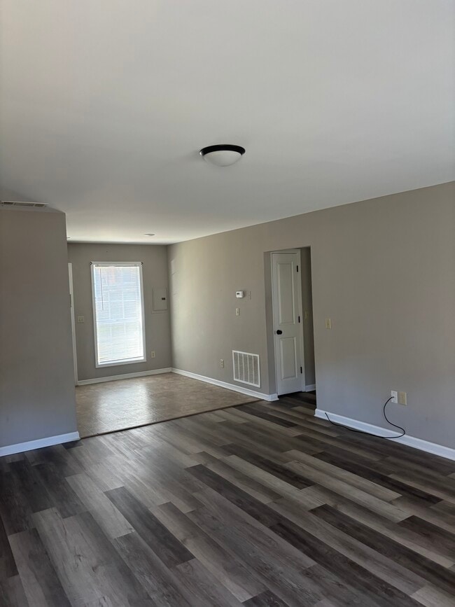 1611 Briarwood Dr in Lawrenceburg, TN - Building Photo - Building Photo