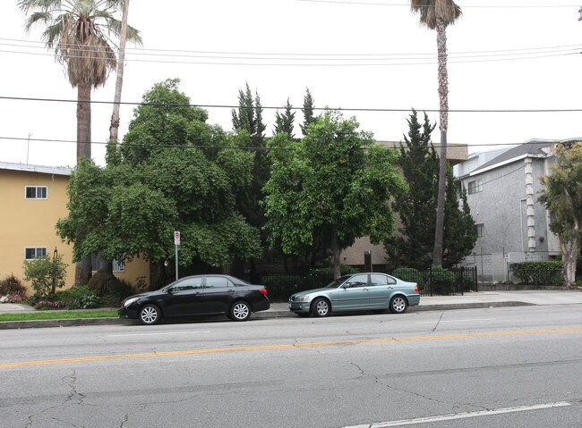 5130 Coldwater Canyon Ave in Sherman Oaks, CA - Building Photo - Building Photo