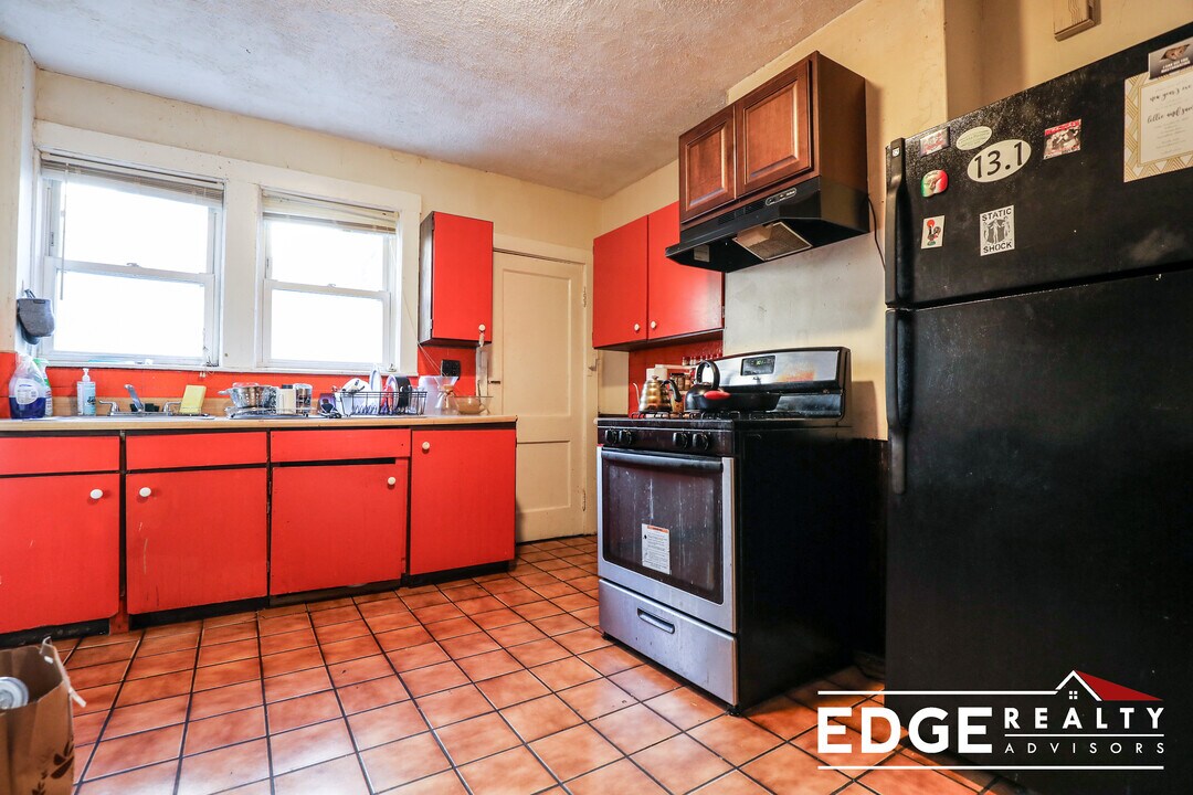 57 Wallingford Rd, Unit 2 in Boston, MA - Building Photo