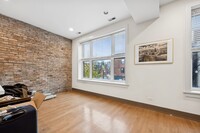 3705 N Southport Ave, Unit 2 in Chicago, IL - Building Photo - Building Photo