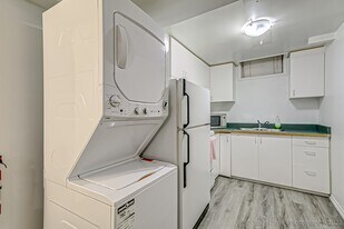 1424 Rose Haven Rd in Mississauga, ON - Building Photo