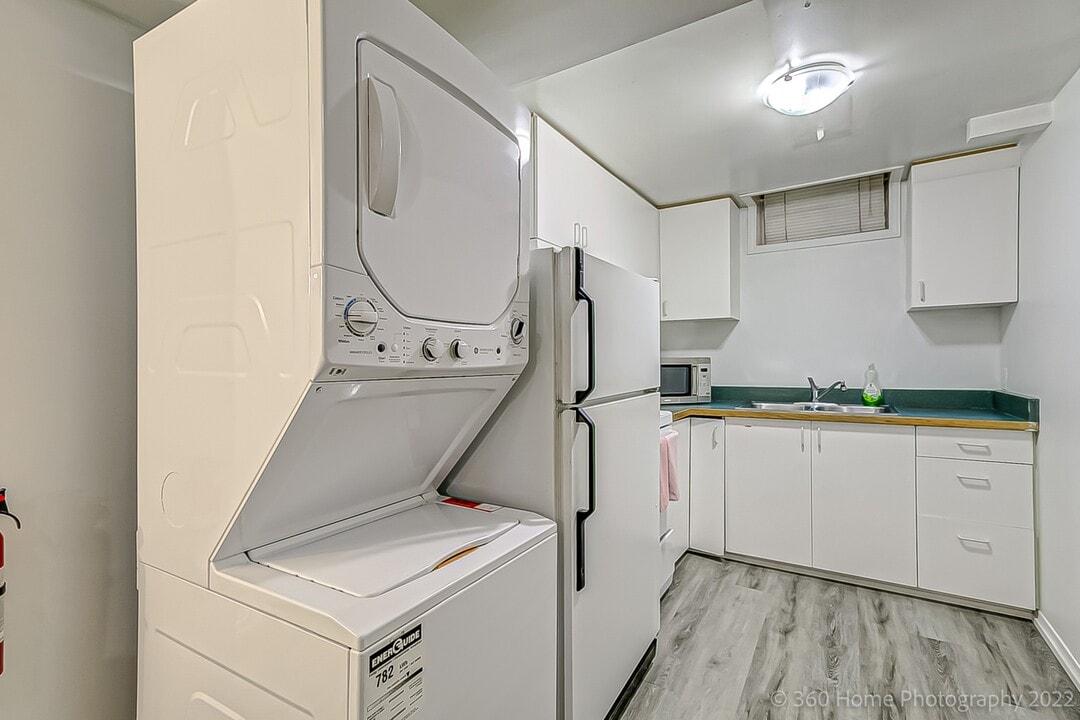 1424 Rose Haven Rd in Mississauga, ON - Building Photo