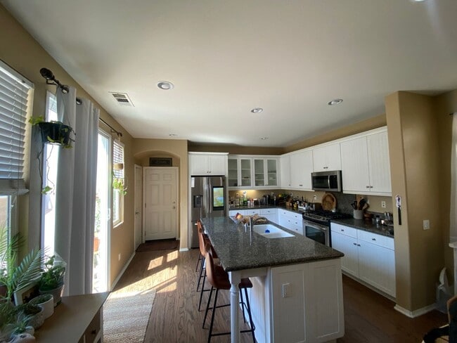 28785 S Lake Dr in Temecula, CA - Building Photo - Building Photo