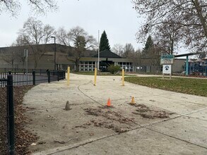 2680 Millcreek Dr in Sacramento, CA - Building Photo - Building Photo